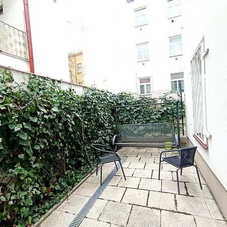 Apartment Captain Nemo Prag Exterior foto